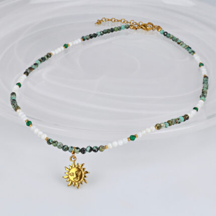Naszyjnik choker z Turkusem Afrykańskim, Masą Perłową, Cyrkonią zieloną i Słońcem